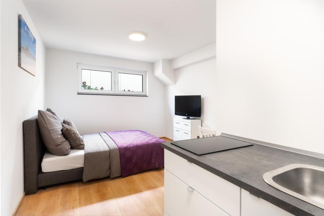Modernes Basement-Studio Mit Queensize-Boxspringbett Und Walk-In Dusche Mit Guter Anbindung In Die Innenstadt Kassel Eksteriør billede