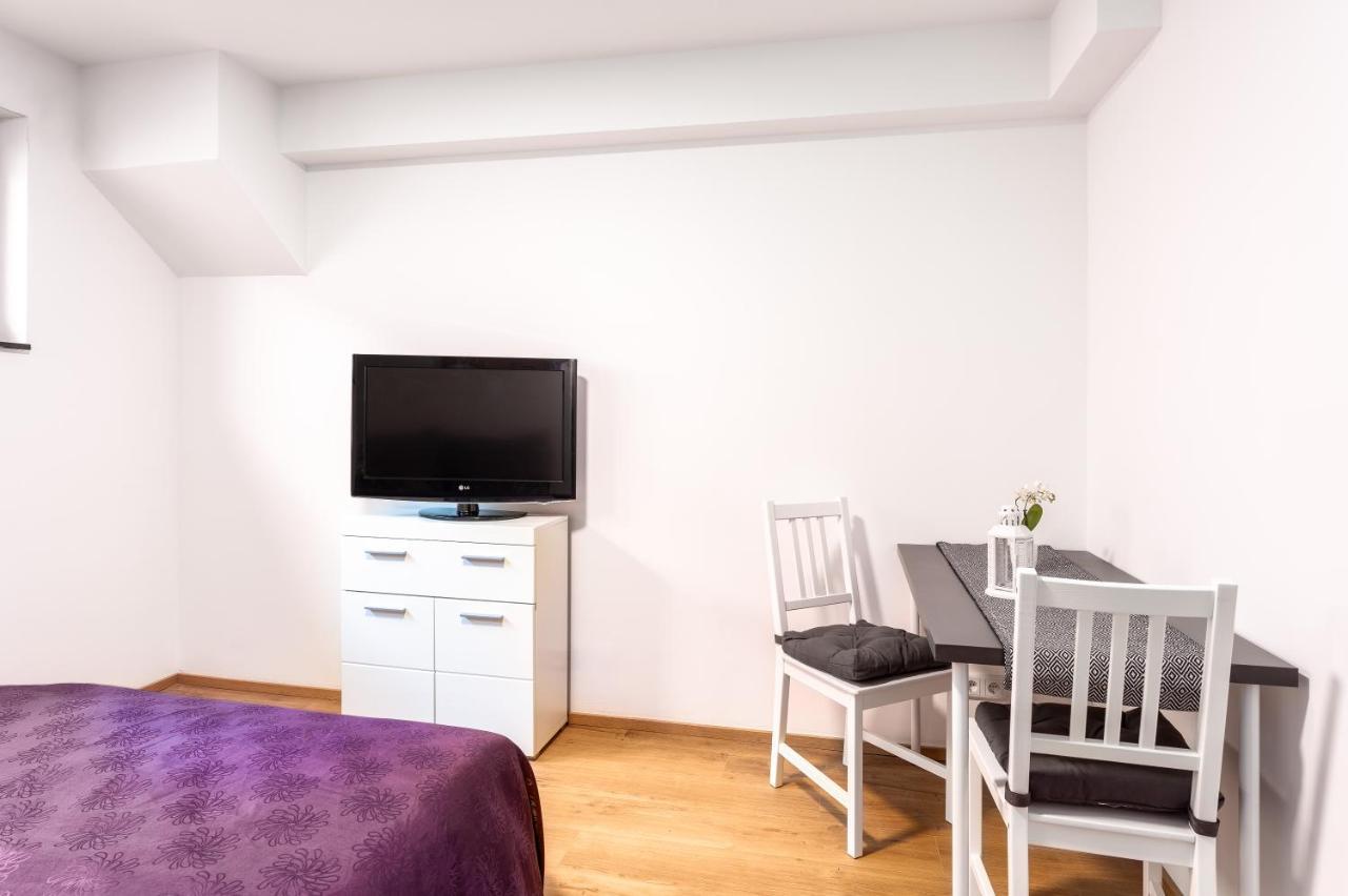 Modernes Basement-Studio Mit Queensize-Boxspringbett Und Walk-In Dusche Mit Guter Anbindung In Die Innenstadt Kassel Eksteriør billede