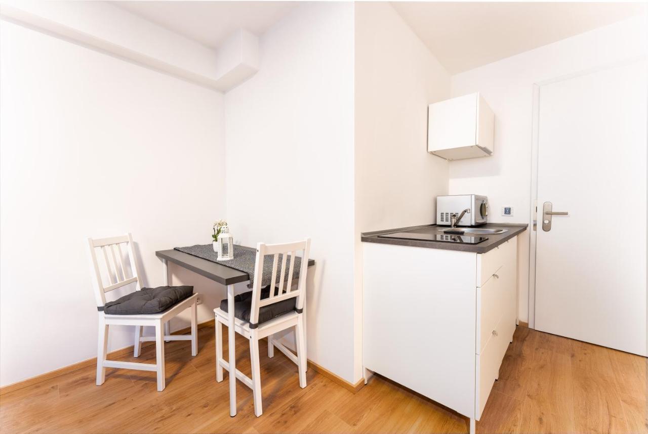 Modernes Basement-Studio Mit Queensize-Boxspringbett Und Walk-In Dusche Mit Guter Anbindung In Die Innenstadt Kassel Eksteriør billede
