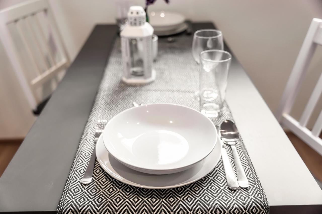 Modernes Basement-Studio Mit Queensize-Boxspringbett Und Walk-In Dusche Mit Guter Anbindung In Die Innenstadt Kassel Eksteriør billede